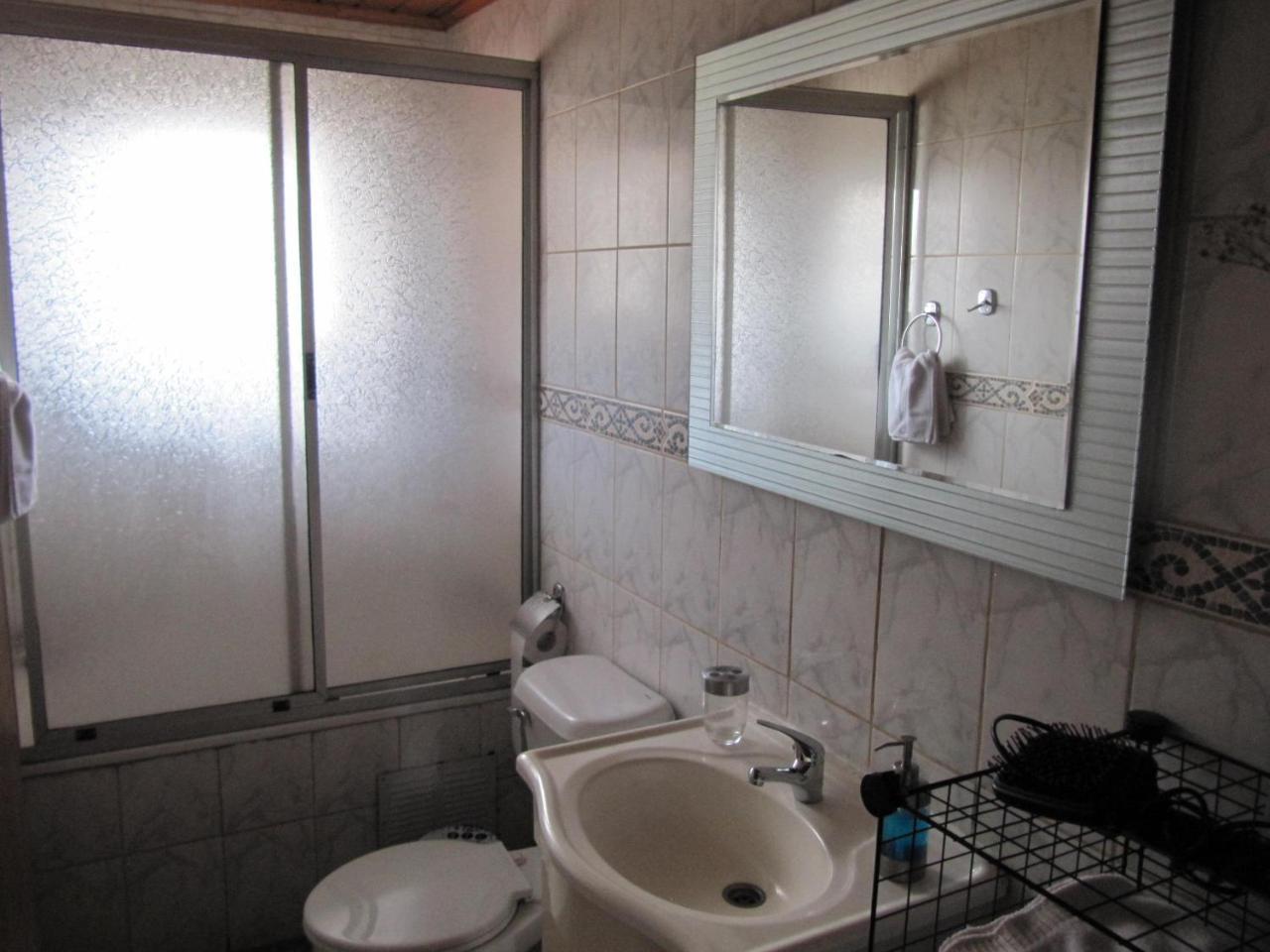 Hospedaje Los Cipreses Coyhaique Ngoại thất bức ảnh